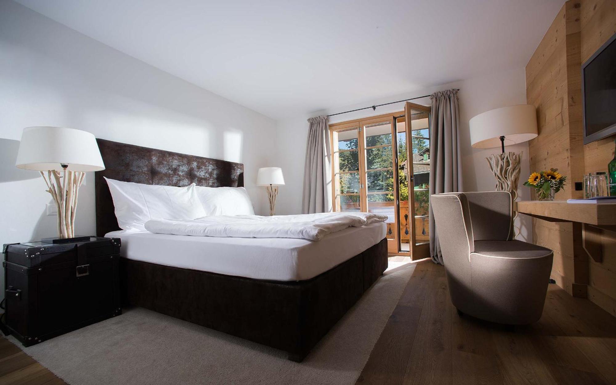 Hotel Des Alpes Superieur グスタード エクステリア 写真