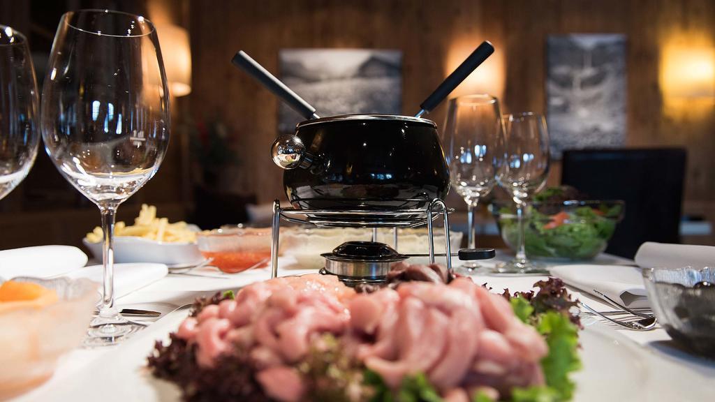 Hotel Des Alpes Superieur グスタード エクステリア 写真