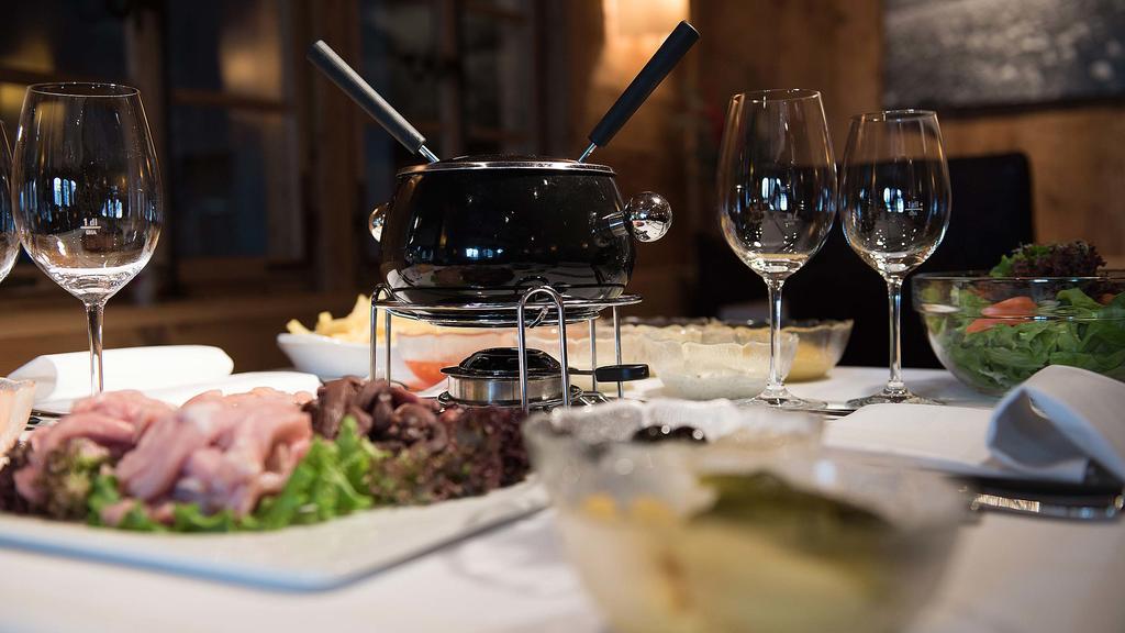 Hotel Des Alpes Superieur グスタード エクステリア 写真