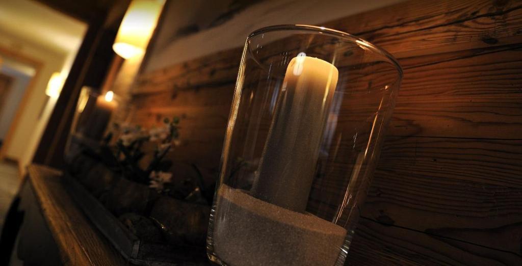 Hotel Des Alpes Superieur グスタード エクステリア 写真