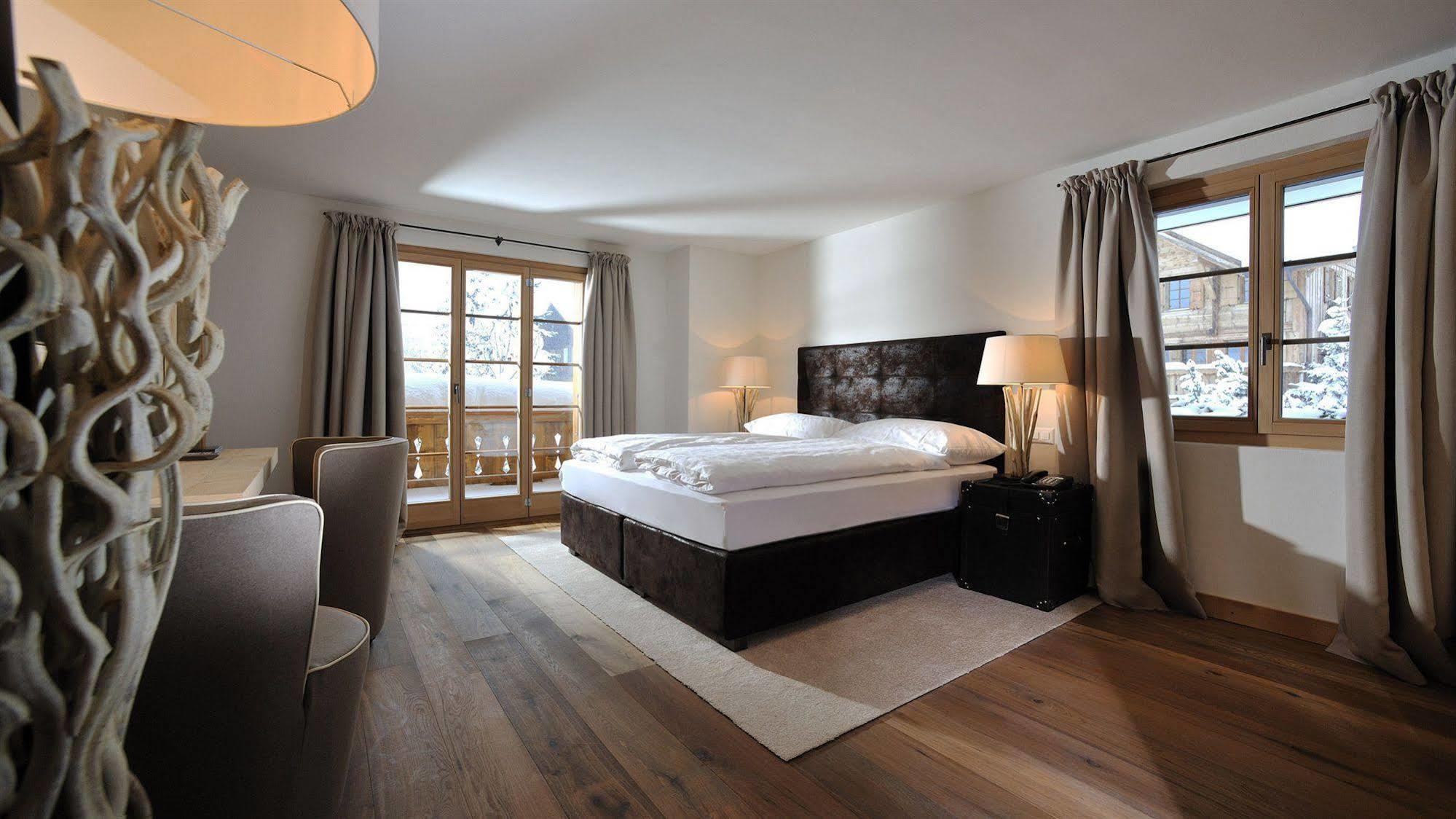 Hotel Des Alpes Superieur グスタード エクステリア 写真