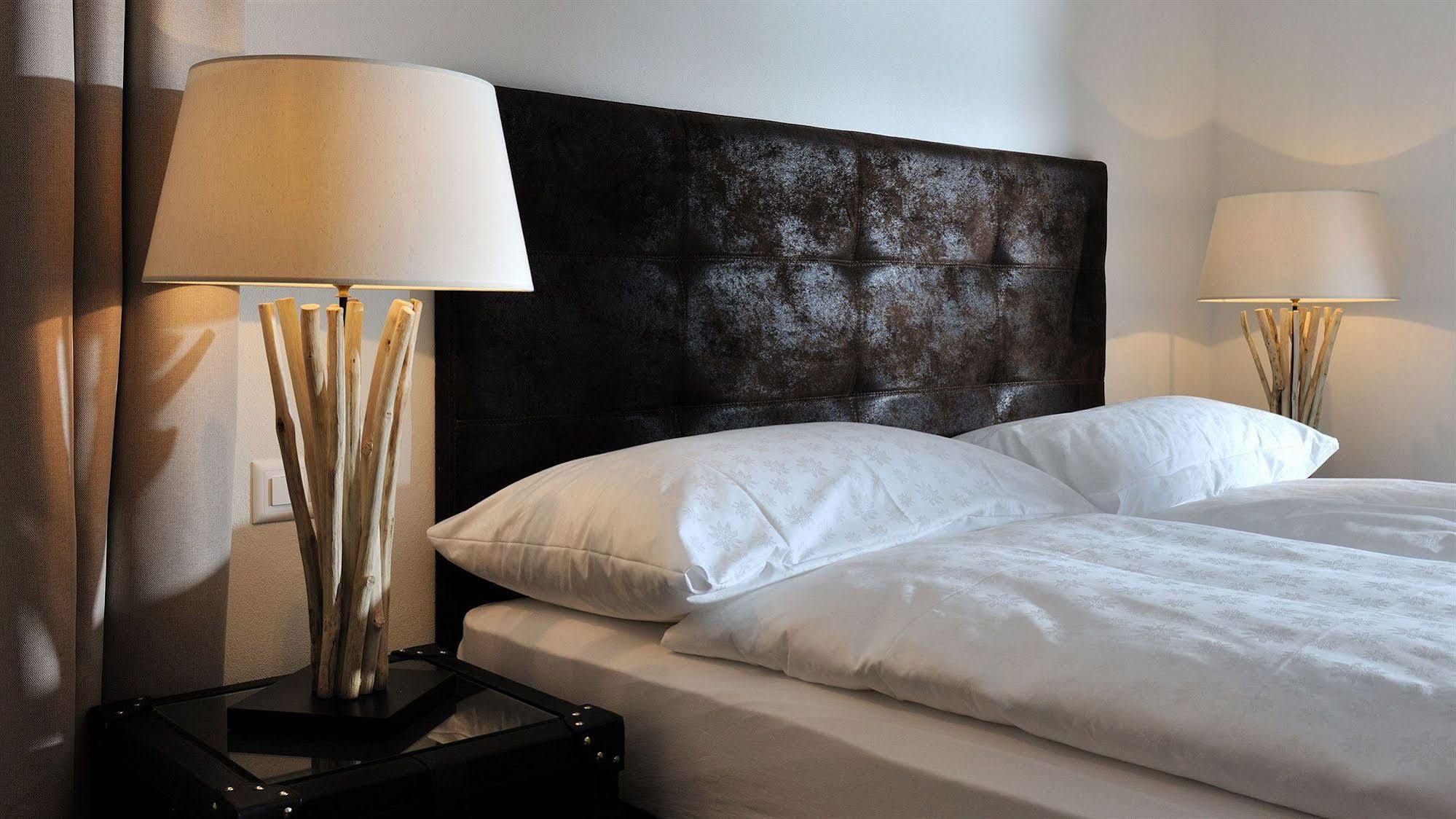 Hotel Des Alpes Superieur グスタード エクステリア 写真
