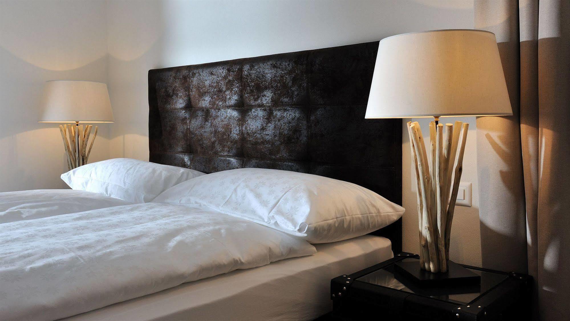 Hotel Des Alpes Superieur グスタード エクステリア 写真