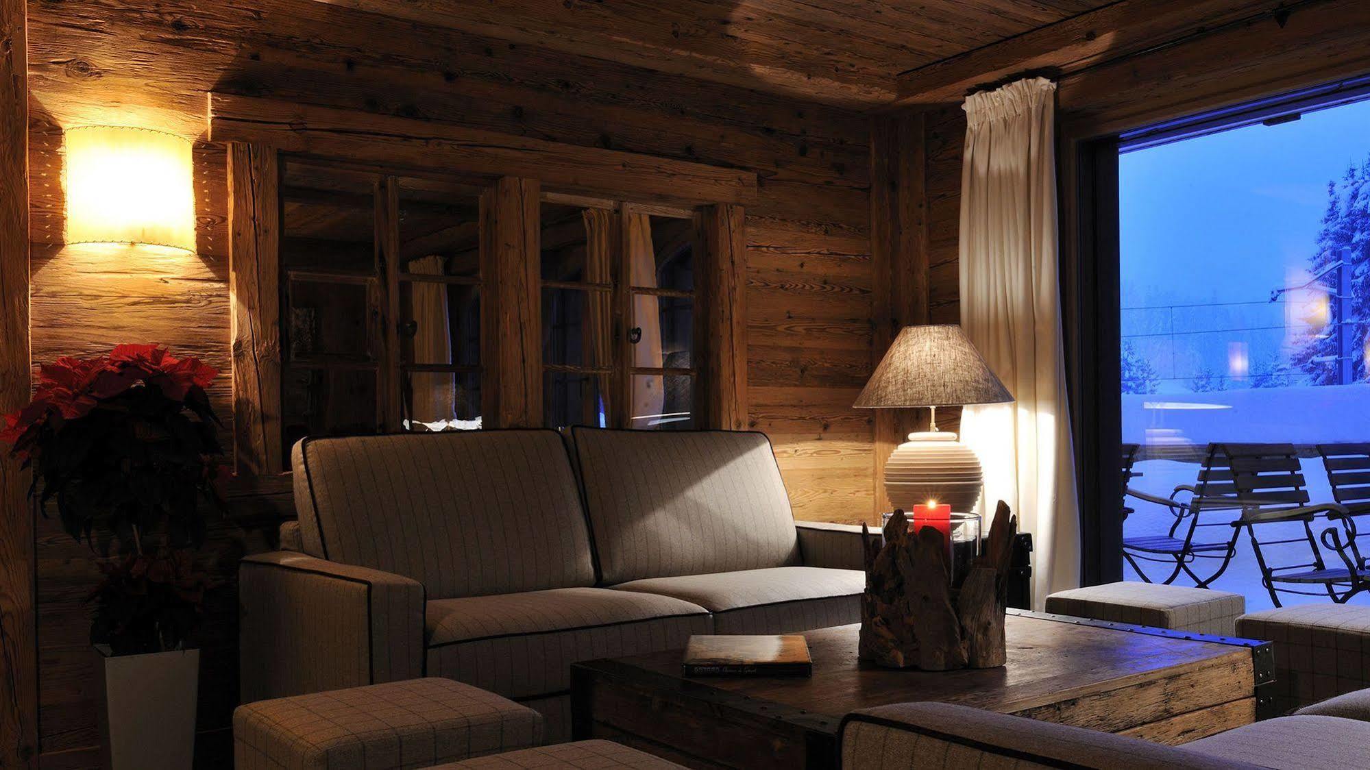 Hotel Des Alpes Superieur グスタード エクステリア 写真