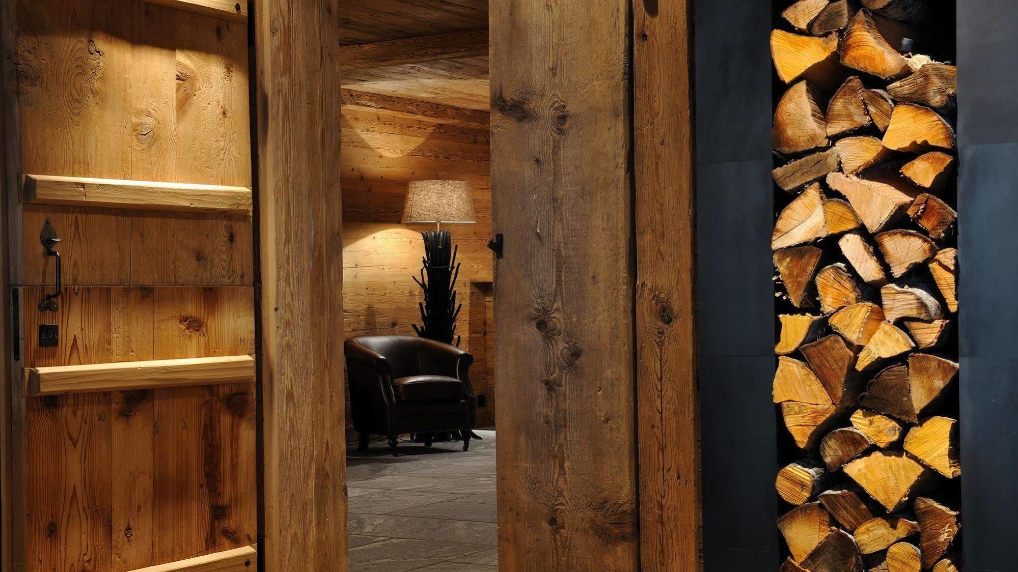 Hotel Des Alpes Superieur グスタード エクステリア 写真